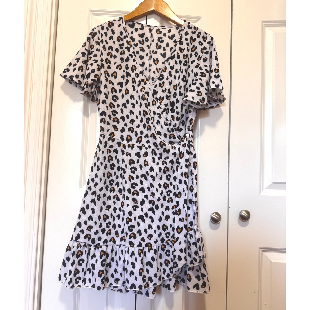 Unbranded Leopard Print Wrap Dress Short Sleeve Ruffle Hem V-Neck Medium